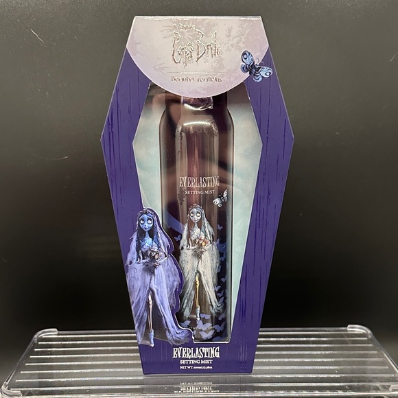 Beauty Creations Why So Blue? Eyeshadow Palette, Setting Spray and Lip Oil. - Picture 5 of 11